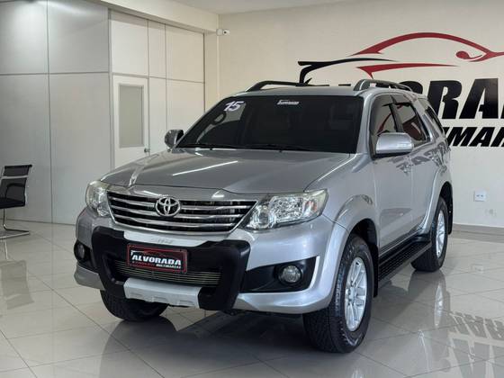 TOYOTA HILUX SW4 2.7 SR 4X2 16V FLEX 4P AUTOMÁTICO TOYOTA HILUX SW4 2.7 SR 4X2 16V FLEX 4P AUTOMÁTICO